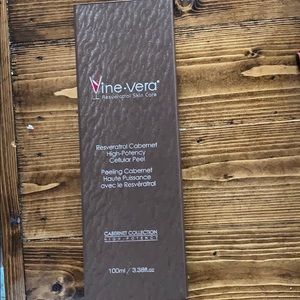 Vine•Vera cellular peel